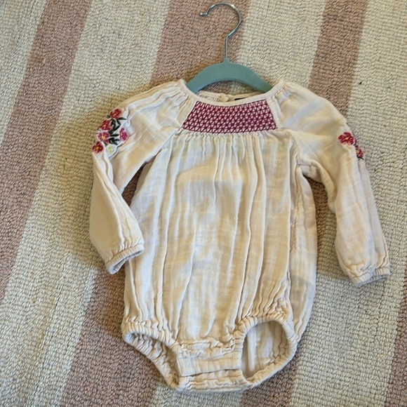 Old Navy long sleeve embroidered Bubble size‎ 9-12 months - Picture 2 of 3